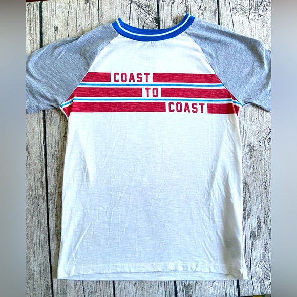 Old Navy short sleeve graphic tee. Boys size XL (14-16) Like new condition. - Picture 1 of 5